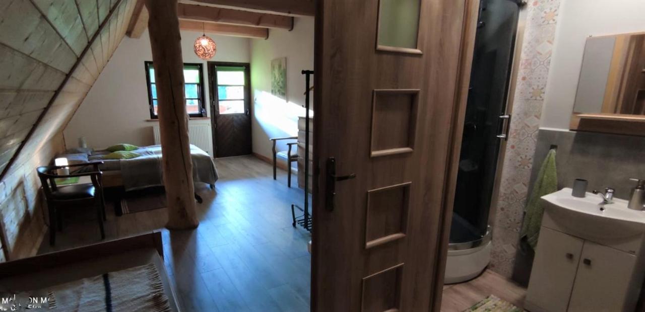 Chochlik Hotel Ustrzyki Dolne Kültér fotó