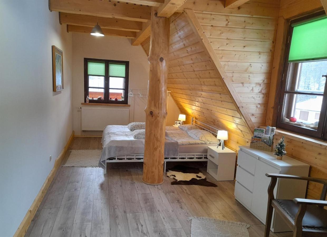 Chochlik Hotel Ustrzyki Dolne Kültér fotó