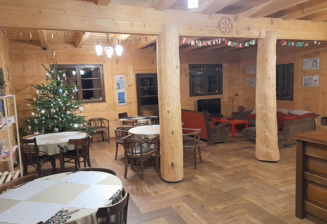 Chochlik Hotel Ustrzyki Dolne Kültér fotó