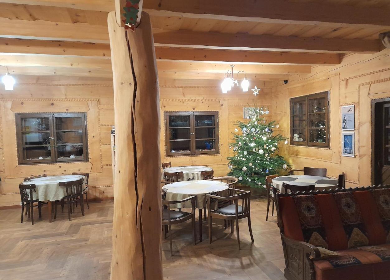 Chochlik Hotel Ustrzyki Dolne Kültér fotó