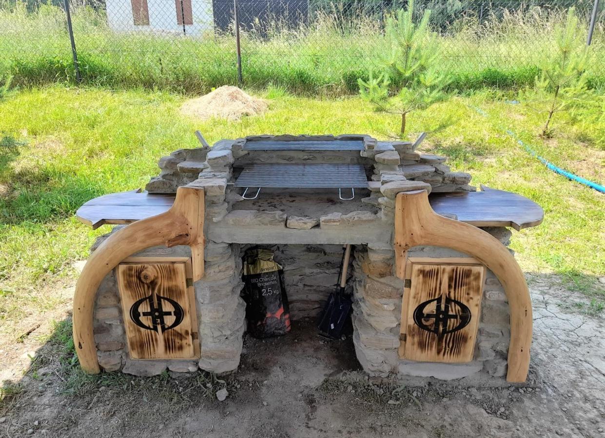 Chochlik Hotel Ustrzyki Dolne Kültér fotó